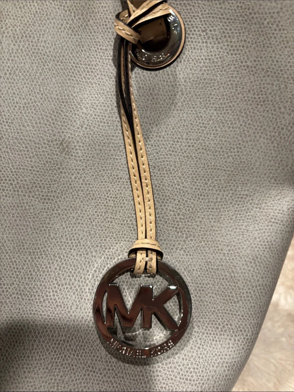 MICHAEL Michael Kors guarantees tote signature